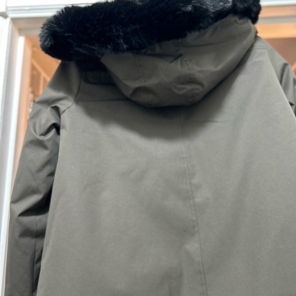 Ugg Bernice parka NWT olive green black interior & black fur on hood - Picture 12 of 16